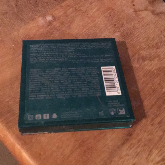 Makeup - Picture 3 of 3